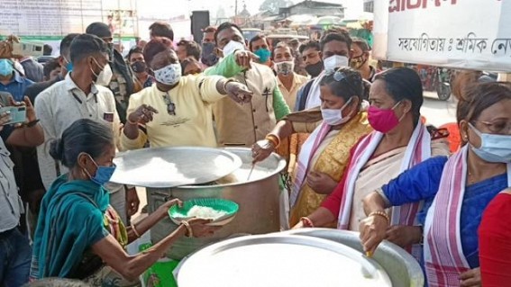 Pratima Bhowmik appreciated the labour leader for 202 days completion of Meal at Rs 1 Pratima Bhowmik appreciated the labour leader for 202 days completion of Meal at Rs 1